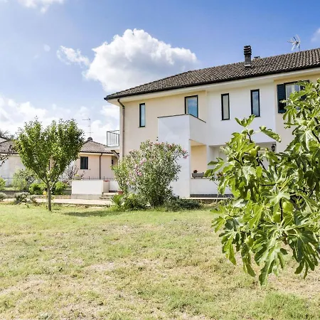 Vakantiehuis Quintessential Holiday In Carentino With Garden