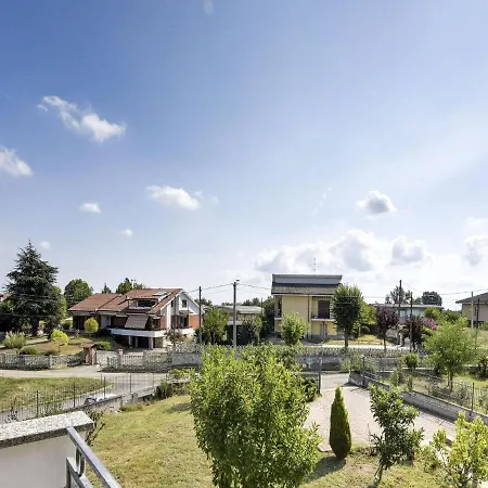 Quintessential Holiday In Carentino With Garden Vakantiehuis